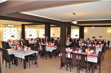 Rumunia Privát Arbore, Zewnątrz